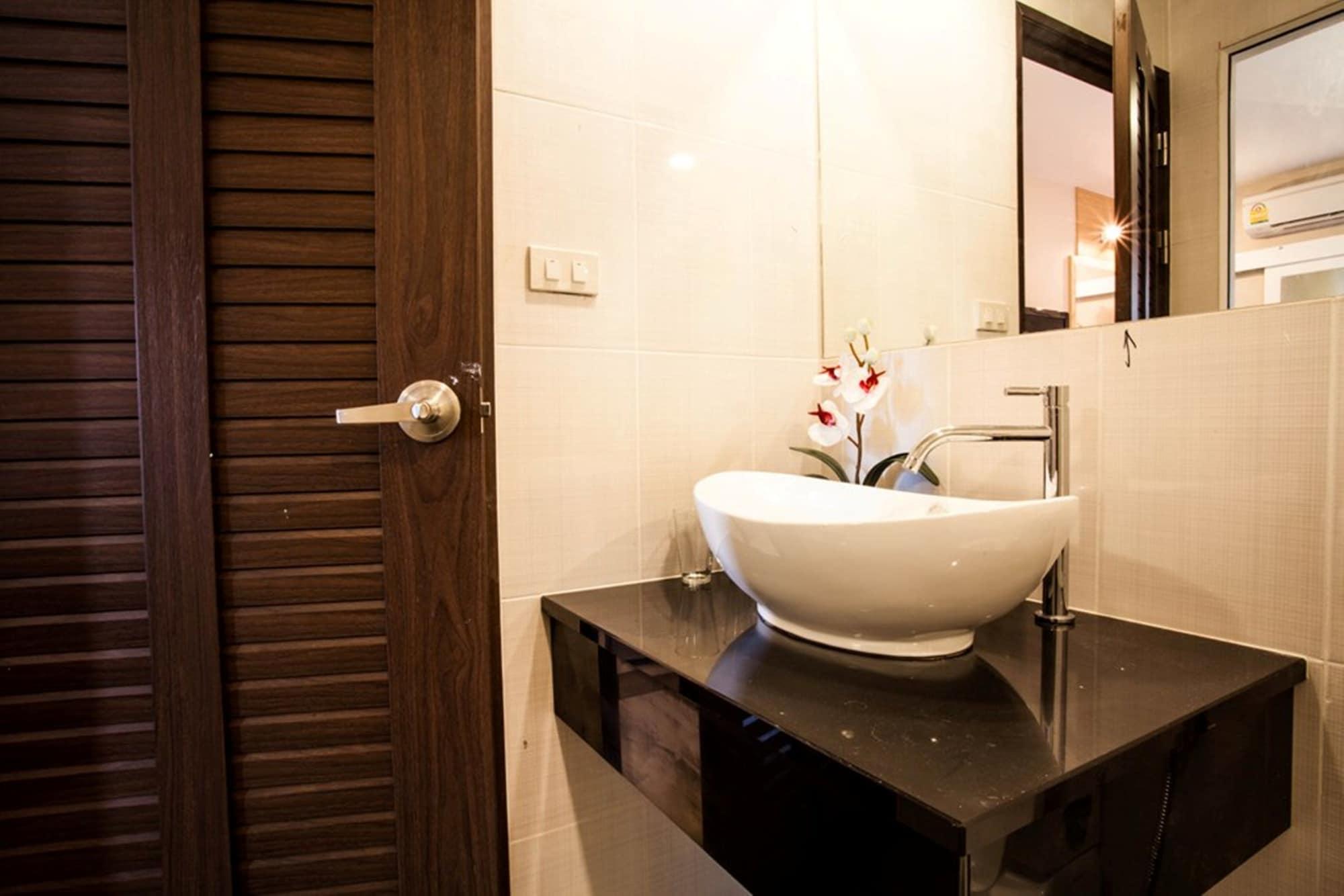 The Aim Sathorn Hotel Bangkok Eksteriør billede