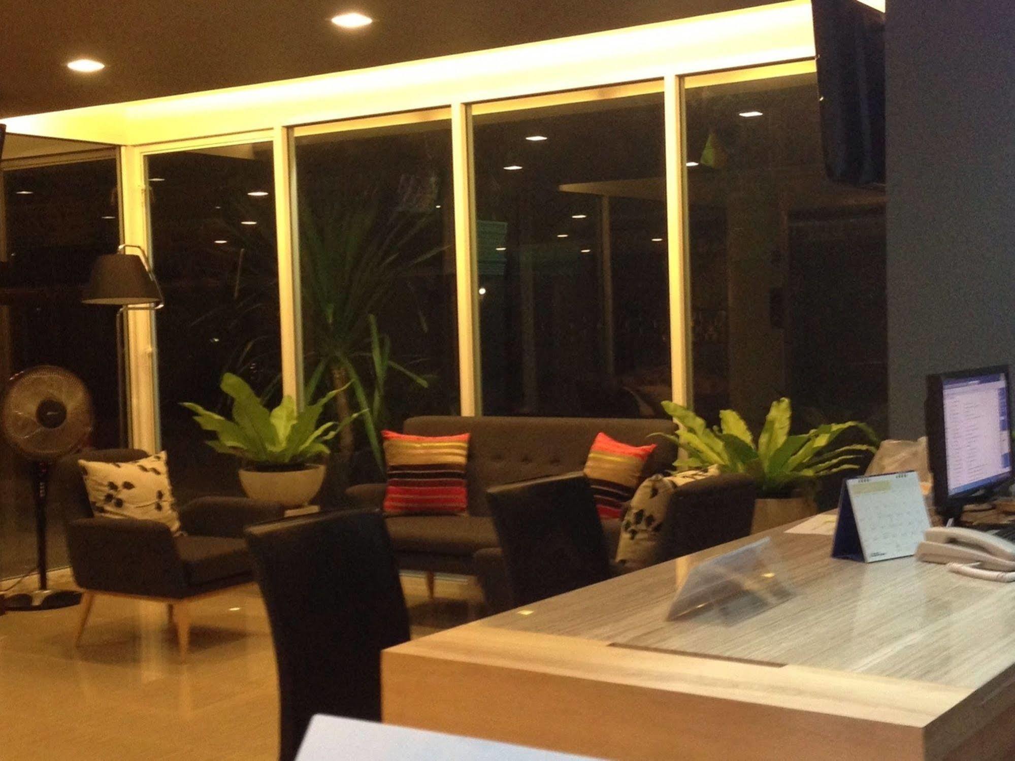 The Aim Sathorn Hotel Bangkok Eksteriør billede